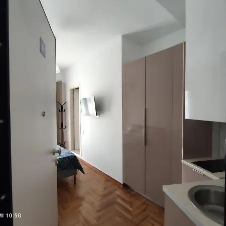Apartment In The Heart Of Next To Monastyraki. *