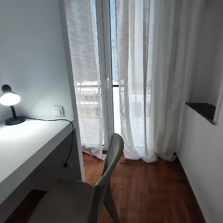 Apartment In The Heart Of Next To Monastyraki. *