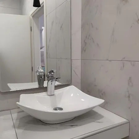 In The Heart Of Next To Monastyraki. Apartamento Atenas